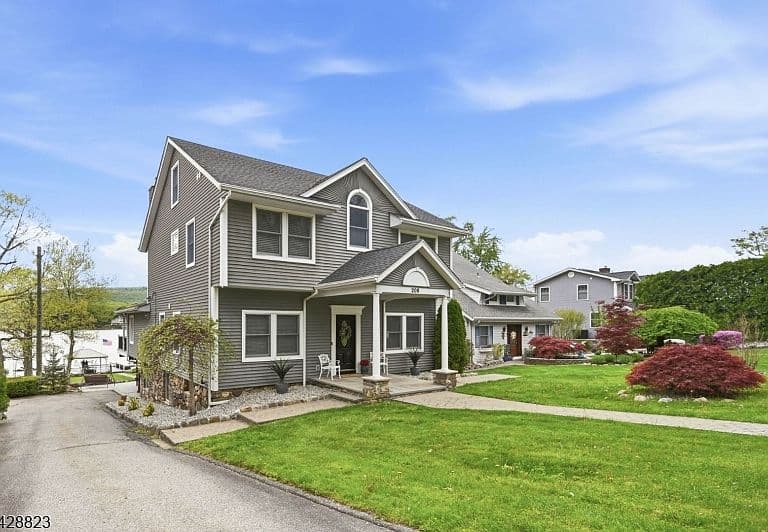 Listing photo 3