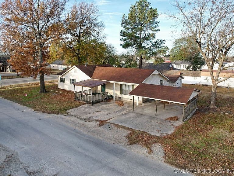 Listing photo 3