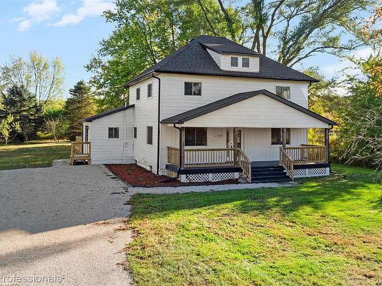 Listing photo 3