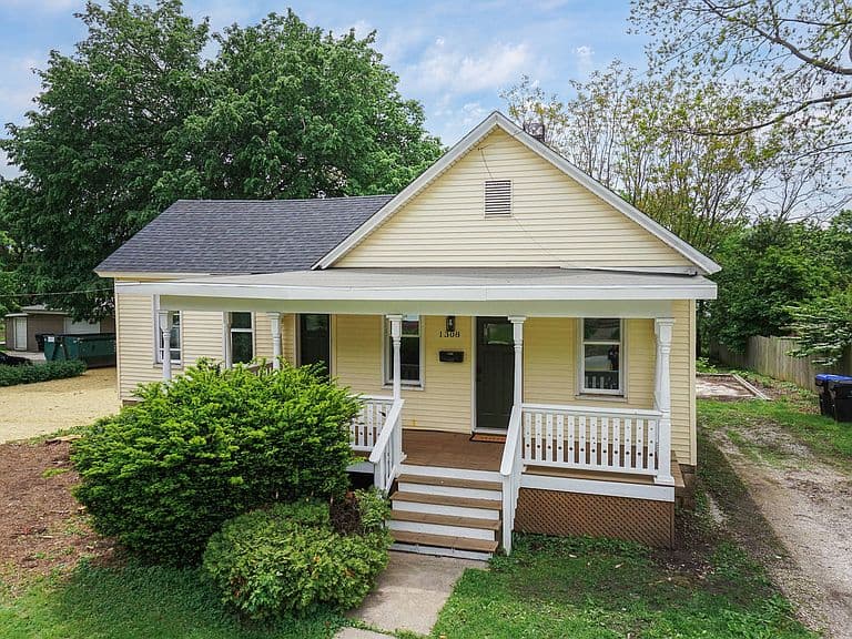 Listing photo 3