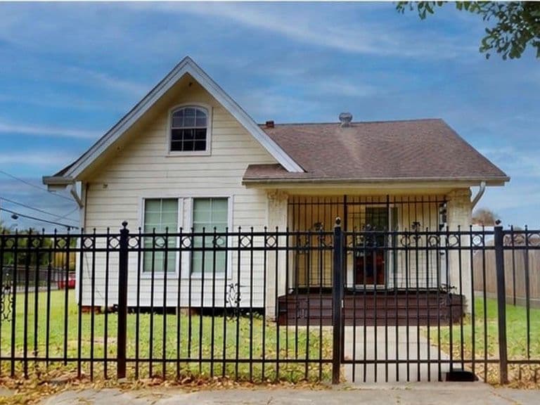 Listing photo 4