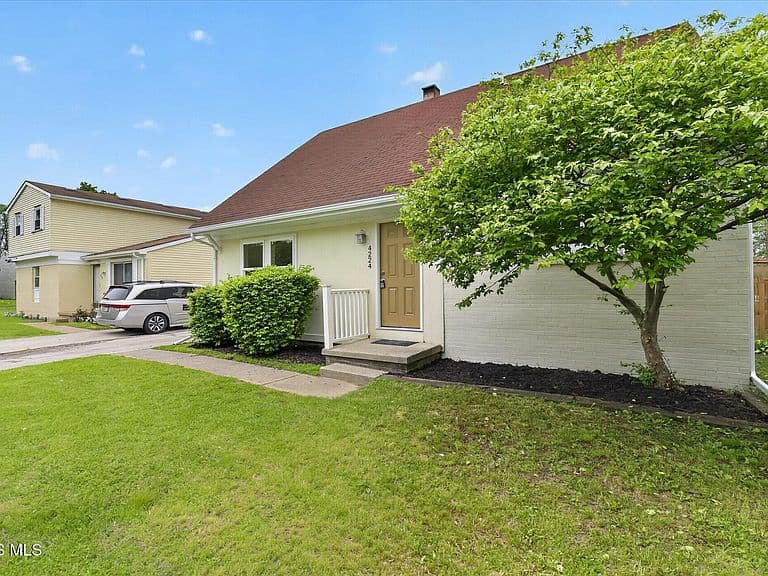 Listing photo 5