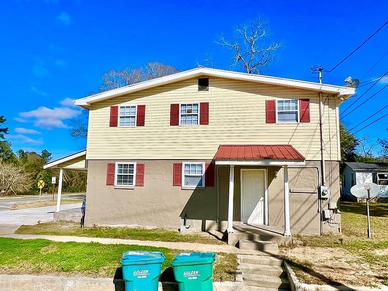 Listing photo 4