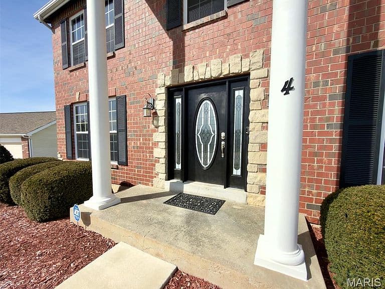 Listing photo 2