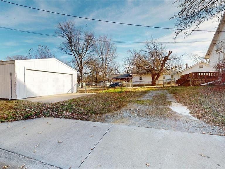 Listing photo 4