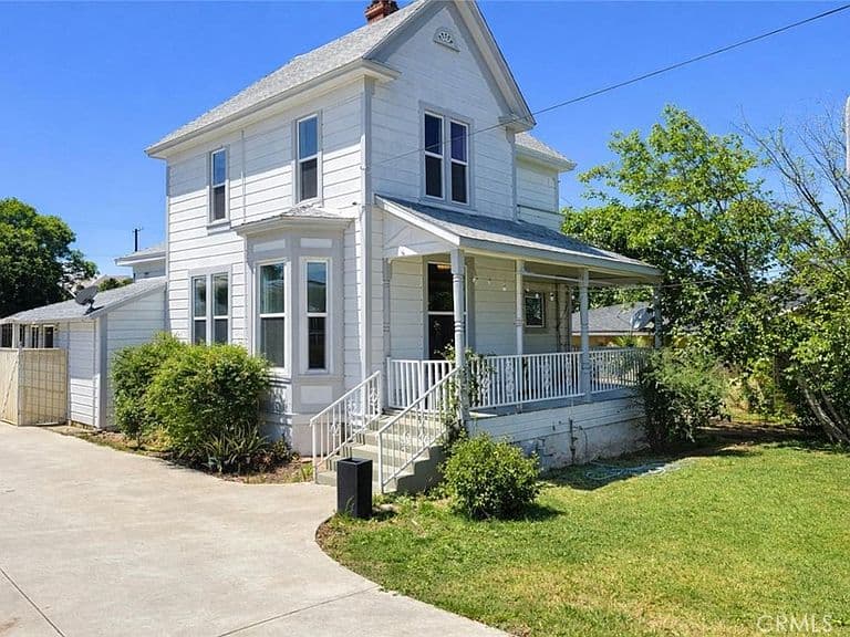 Listing photo 2