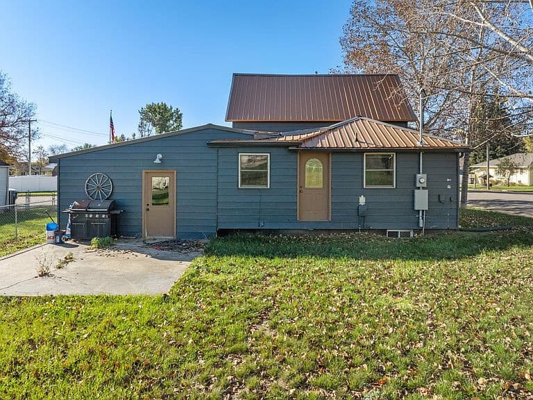Listing photo 5
