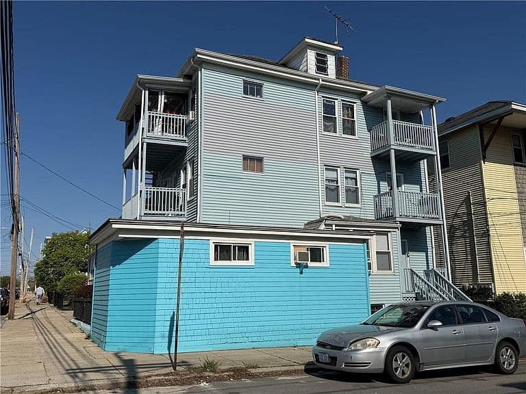 Listing photo 2