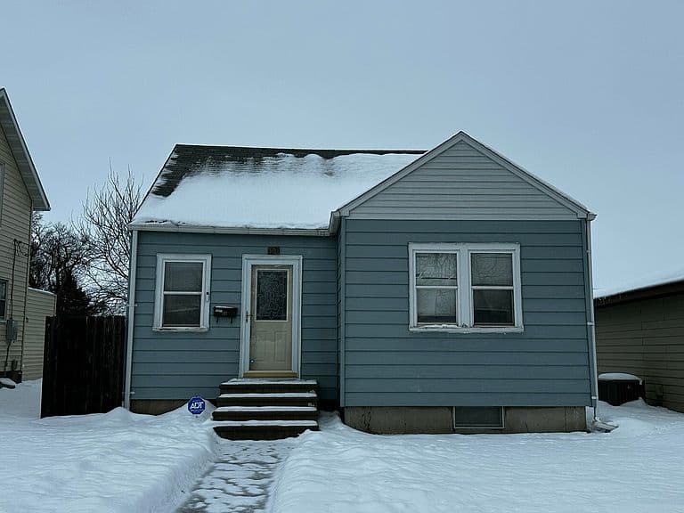 Listing photo 3