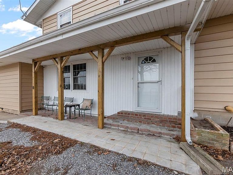 Listing photo 4