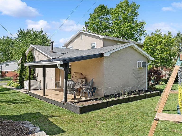 Listing photo 3