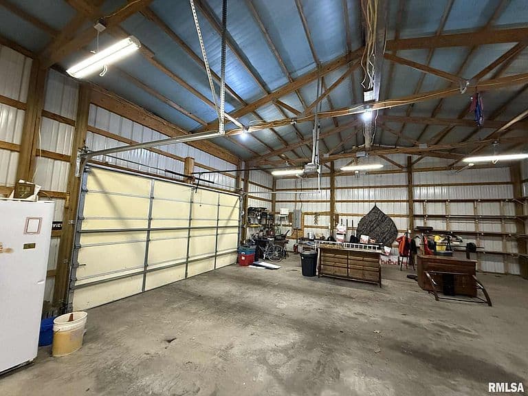 Listing photo 5