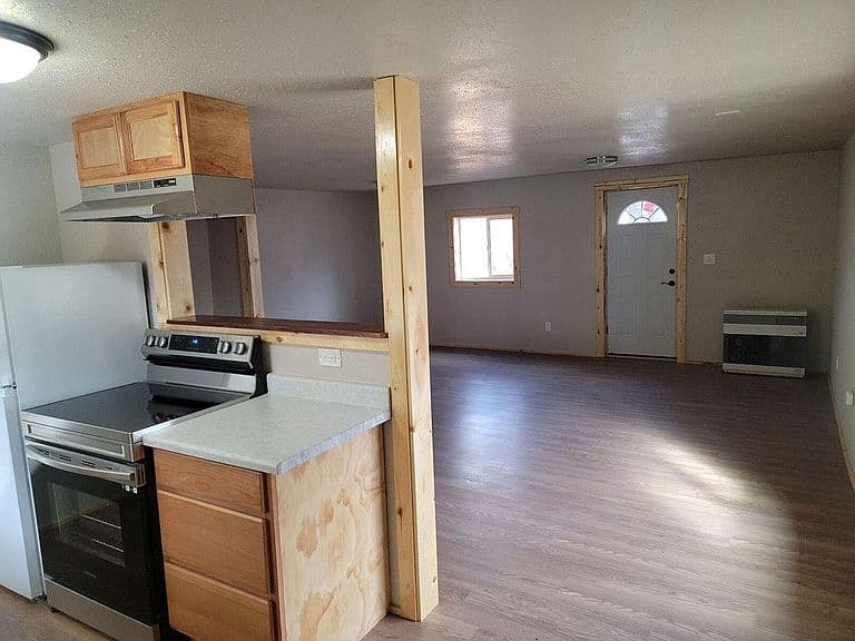 Listing photo 5