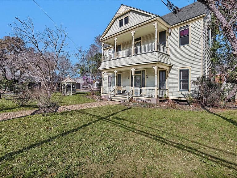 Listing photo 4