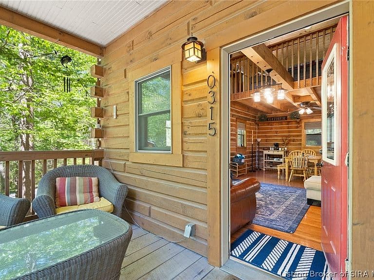 Listing photo 2