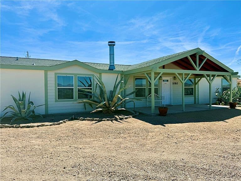 Listing photo 4