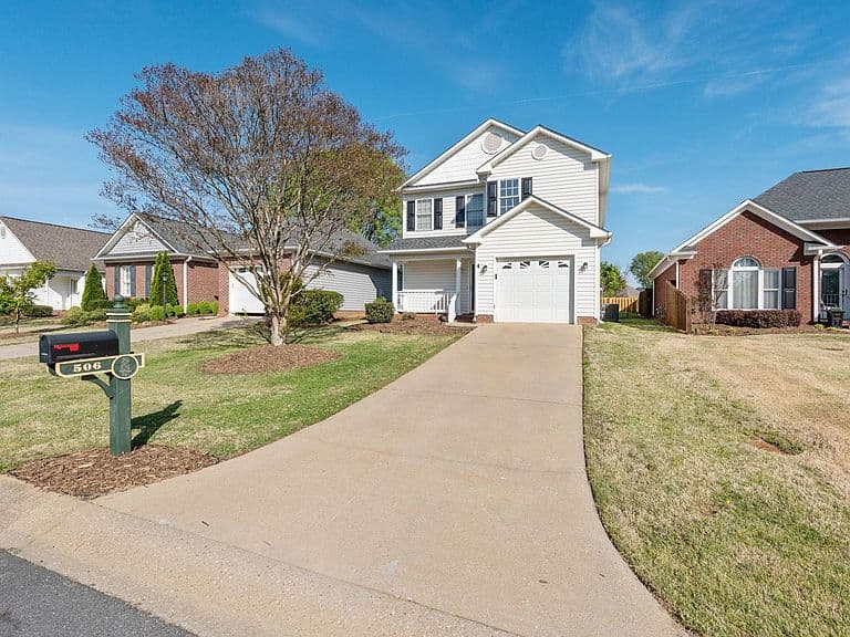 Listing photo 3