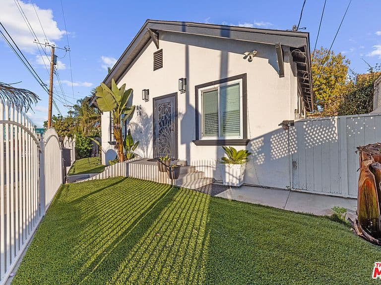Listing photo 5
