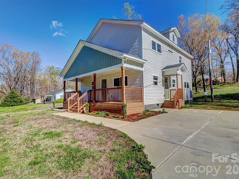 Listing photo 3
