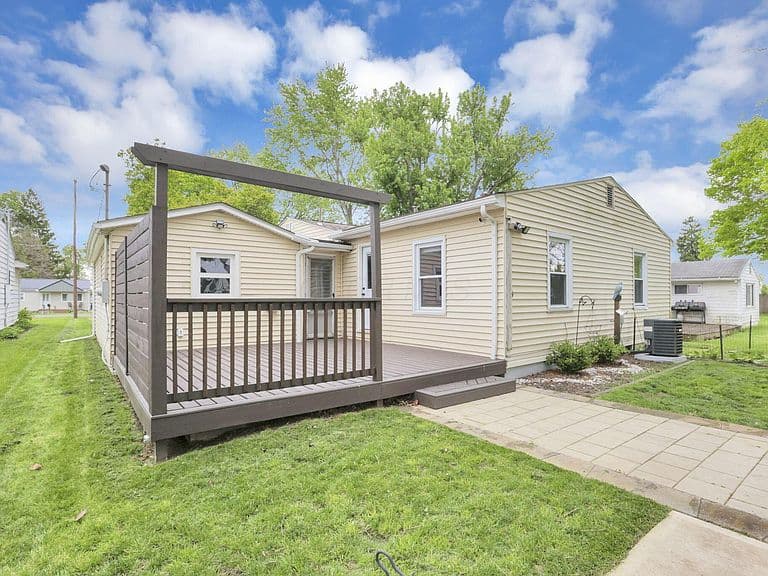 Listing photo 4