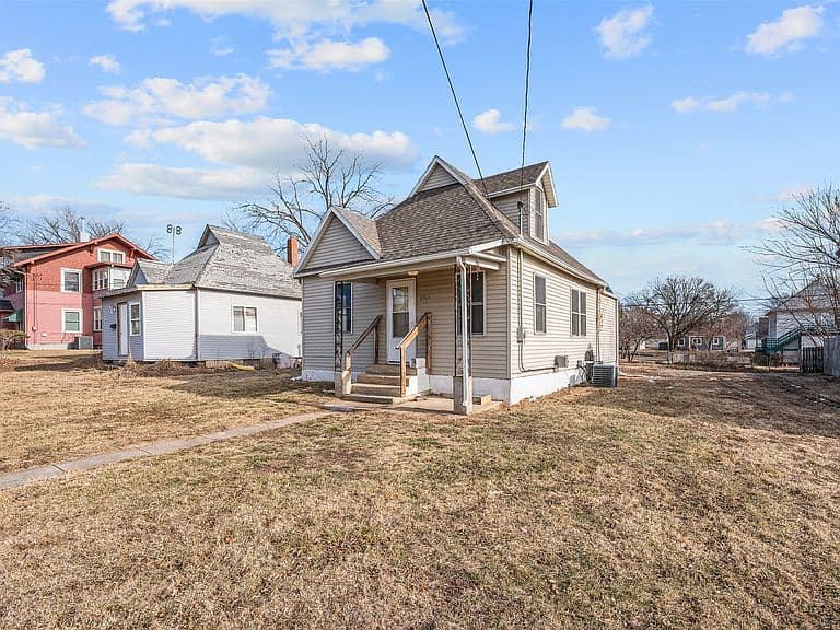 Listing photo 3