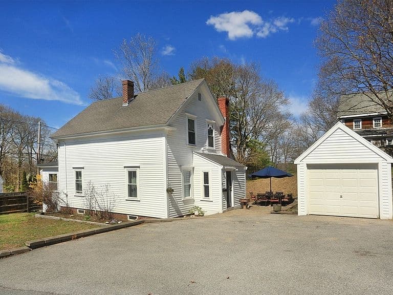 Listing photo 2