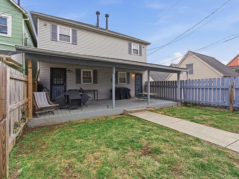 Listing photo 5