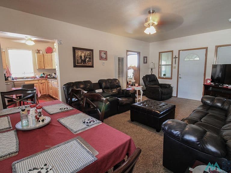 Listing photo 5