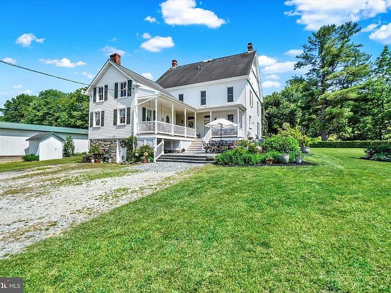 Listing photo 4