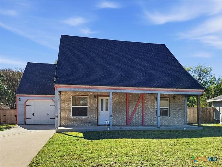 Listing photo 2