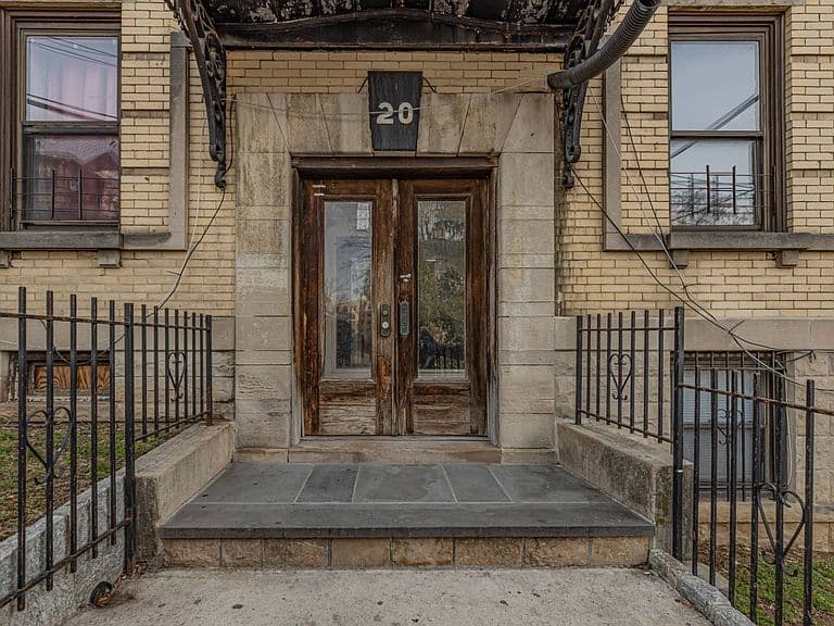 Listing photo 4