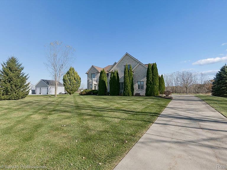 Listing photo 4