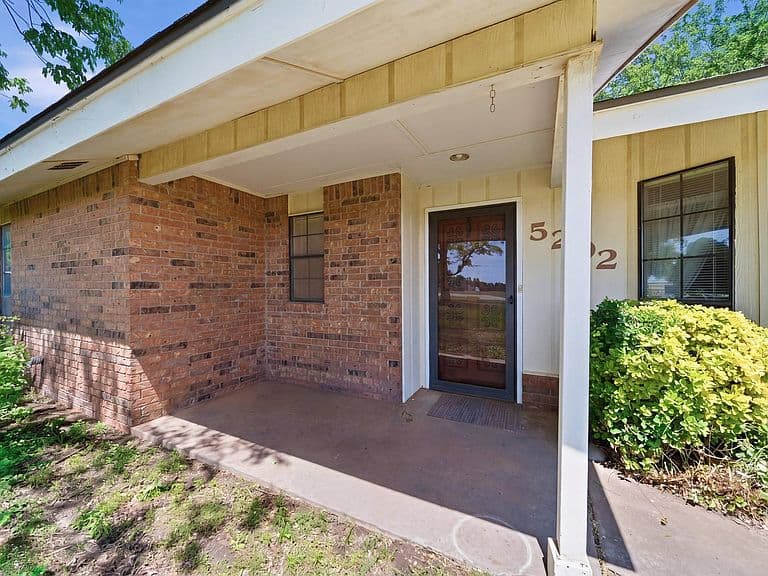 Listing photo 3