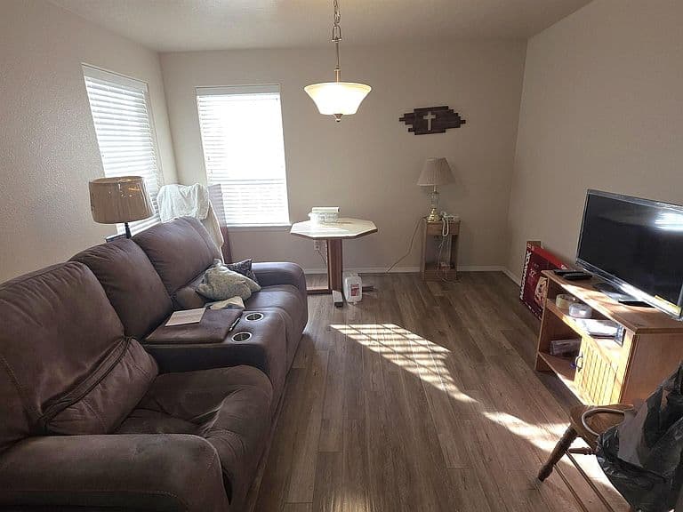Listing photo 4