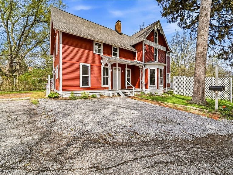 Listing photo 5