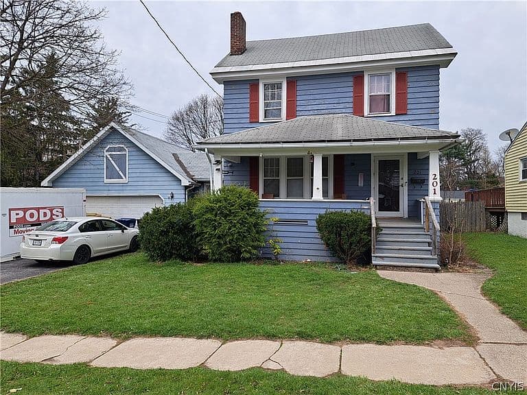 Listing photo 2