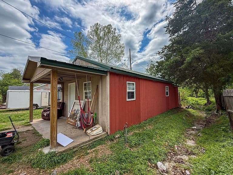 Listing photo 4