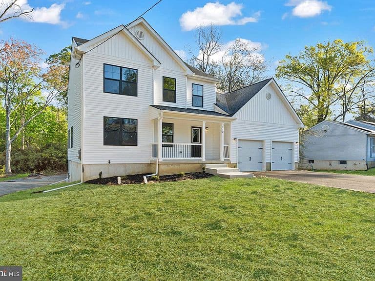 Listing photo 3