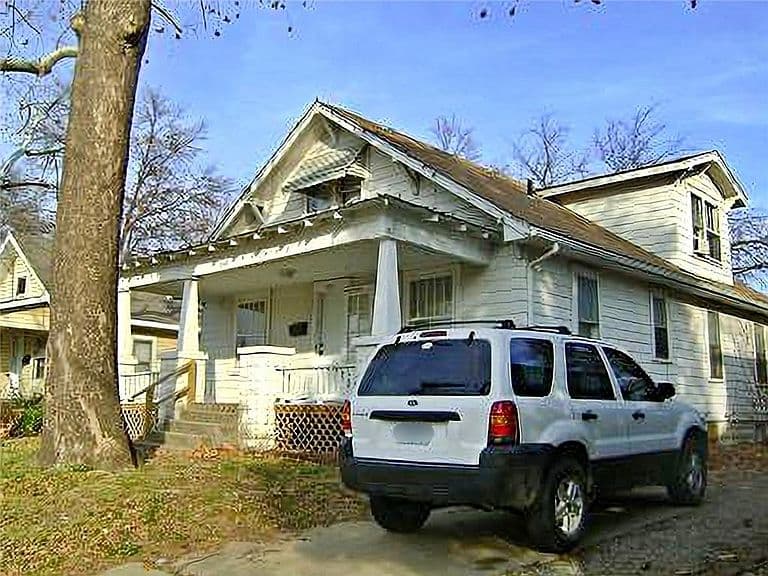 Listing photo 2