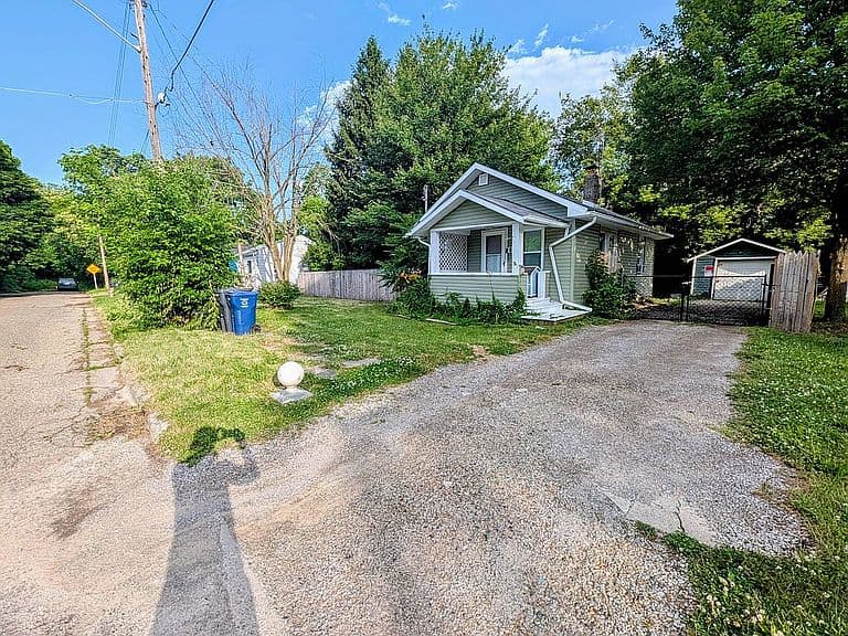 Listing photo 5
