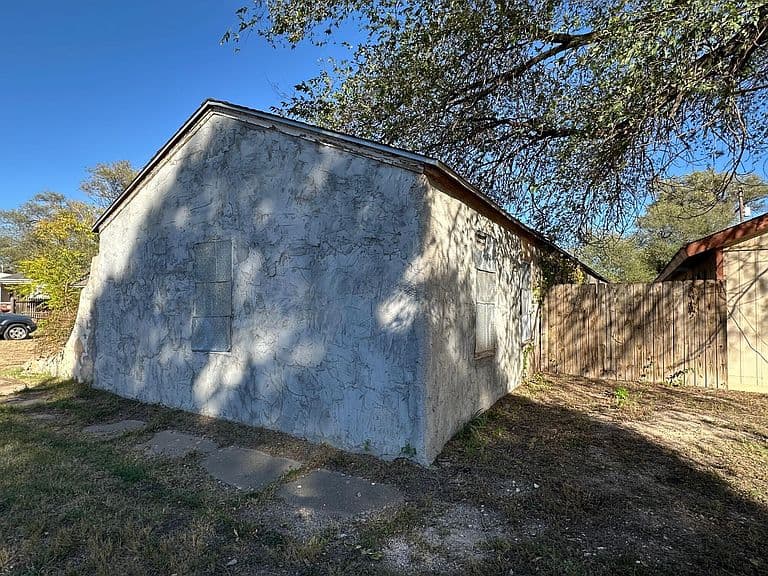 Listing photo 4
