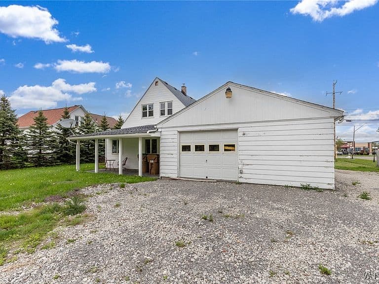 Listing photo 4