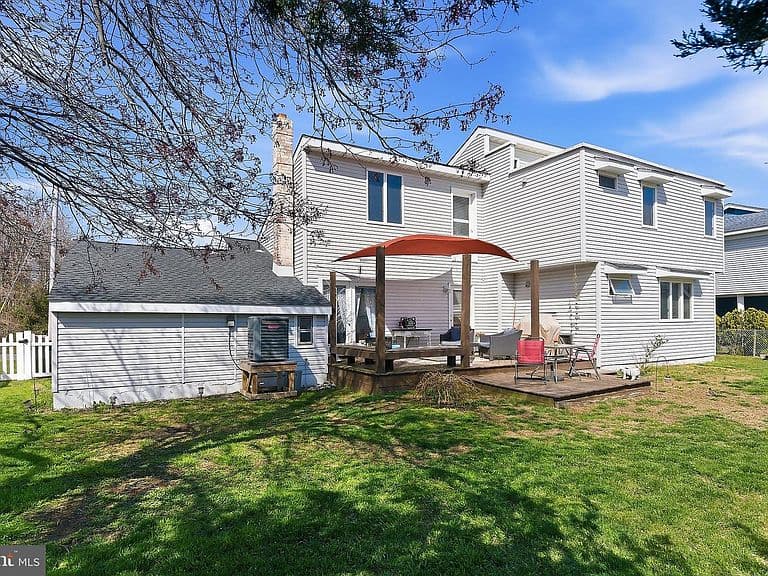 Listing photo 4