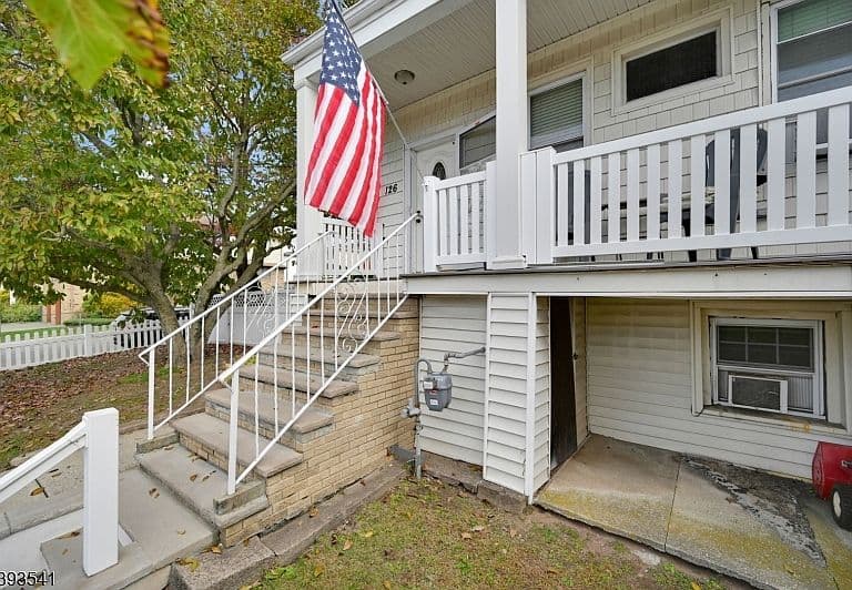 Listing photo 5