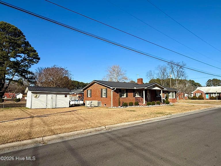 Listing photo 3