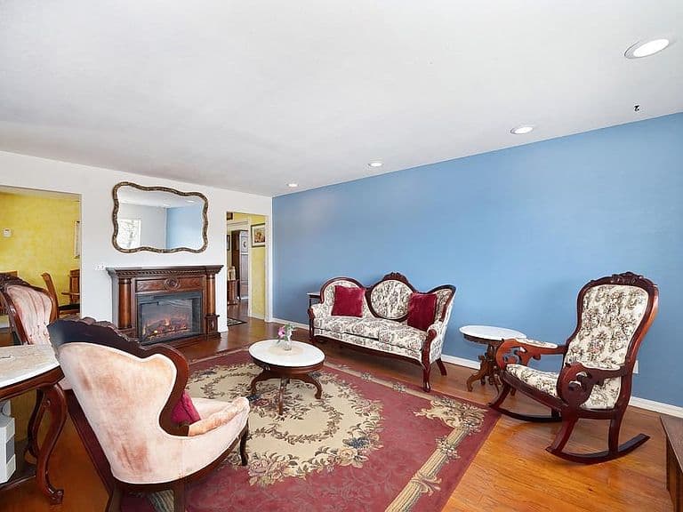 Listing photo 5