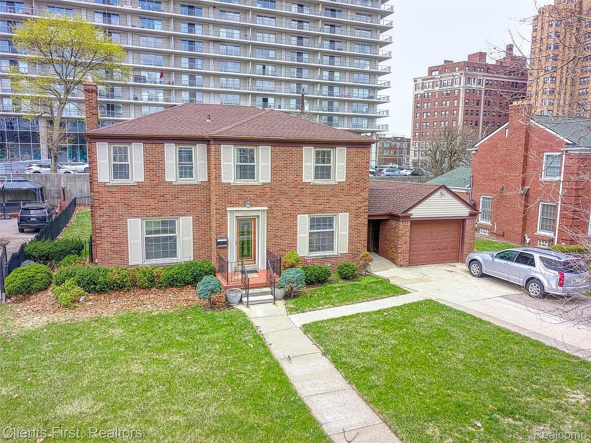 Primary listing photo