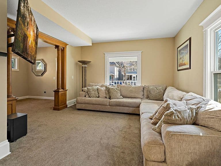 Listing photo 5