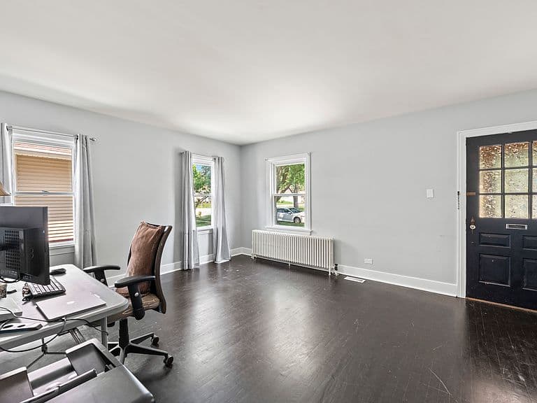 Listing photo 5