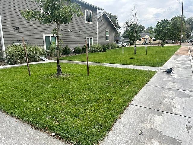 Listing photo 2